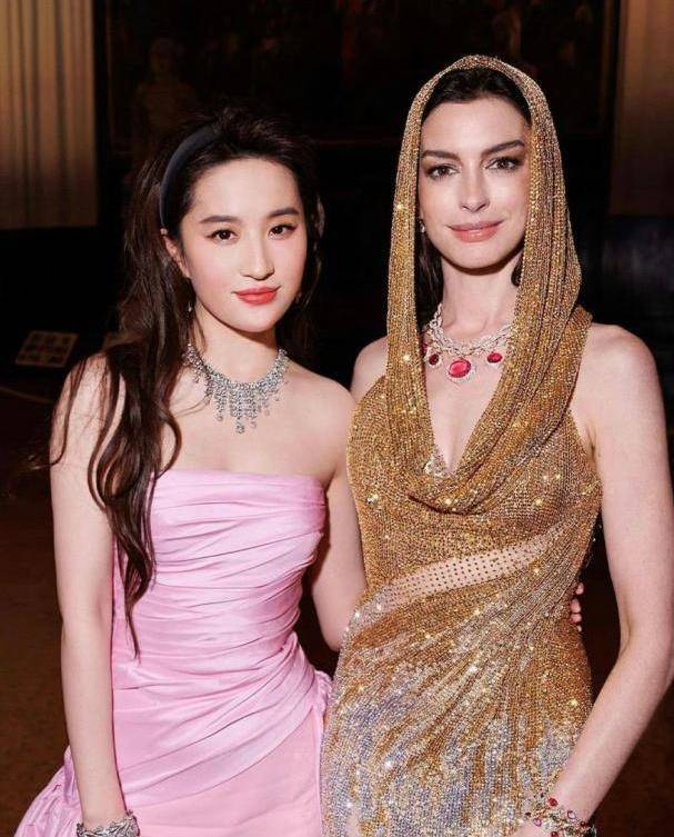 原创刘亦菲的酒店非常豪华是世界上唯一的八星级酒店价格足够普通人