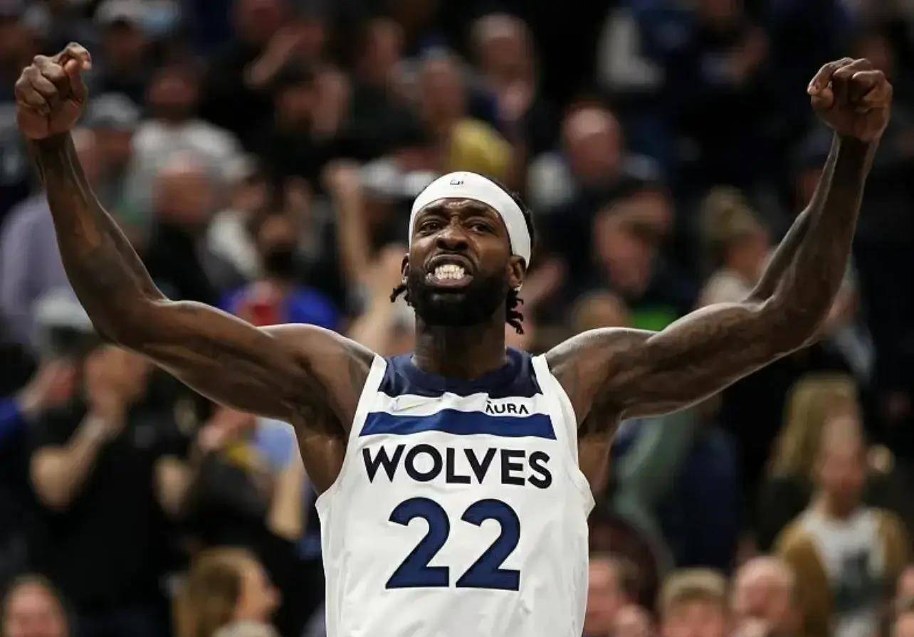 1313第二次被交易:2017年6月28日,在快船和火箭的大交易中,贝弗利