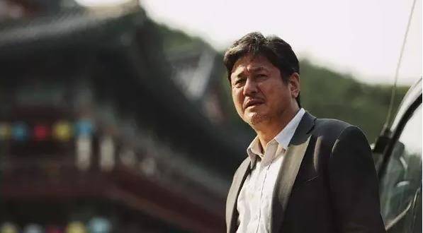 韩版无间道黑社会虽然本片用了港片的桥段但用的有水平