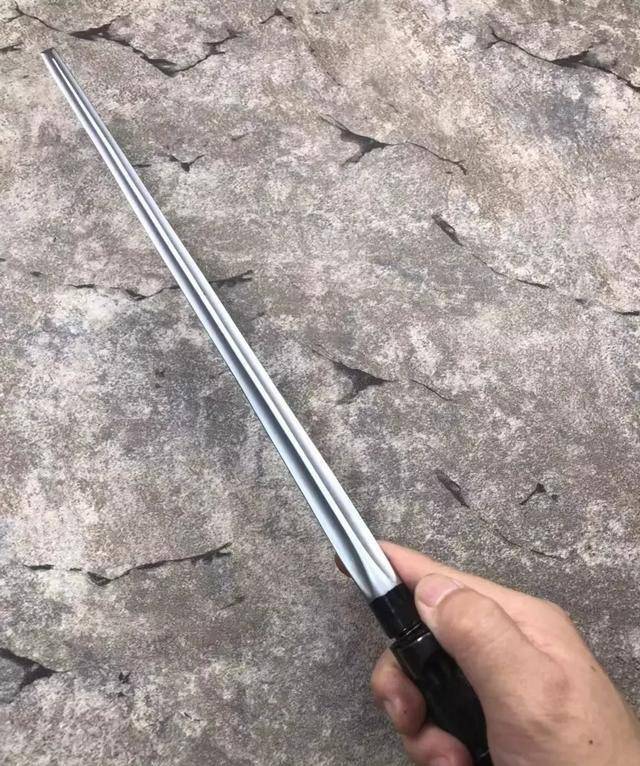 曾经赫赫有名杀伤力惊人的三棱军刺为什么被淘汰了