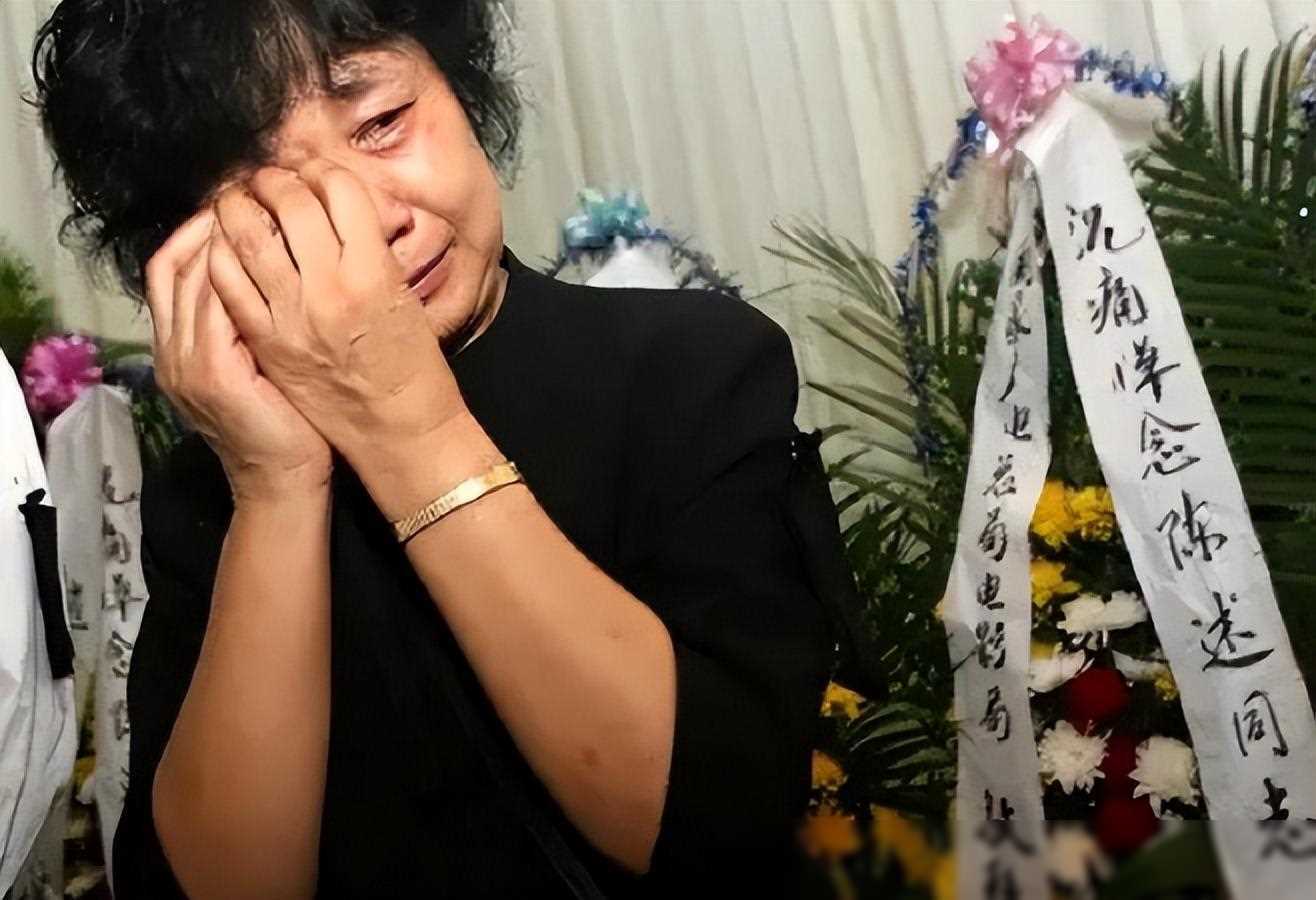 原创晚景凄凉的老演员财产被侵吞无人送终生活不如意