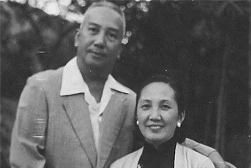 原创他加班到深夜回家妻子却闭门不开他去公园转了转便投河自尽黎铿林