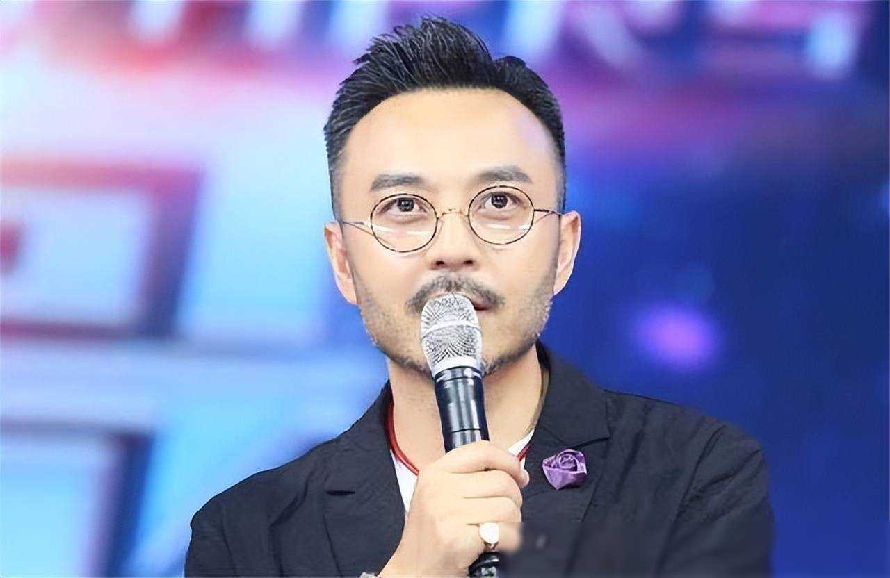 湖南卫视主持人在美生活保时捷爱马仕二胎辣妈