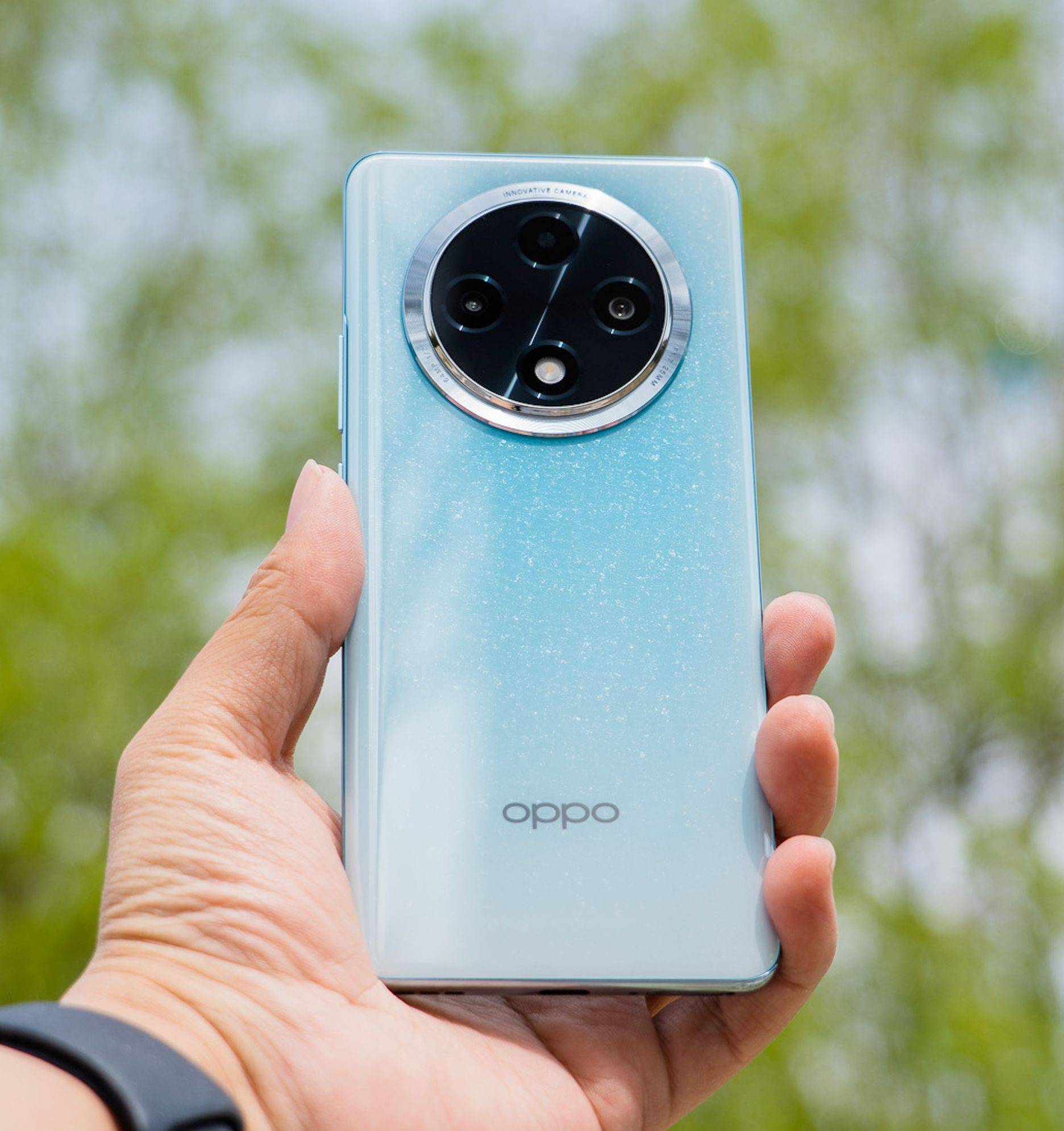 又来折磨新机oppoa3pro遭网友蹂躏硬度比诺基亚还强