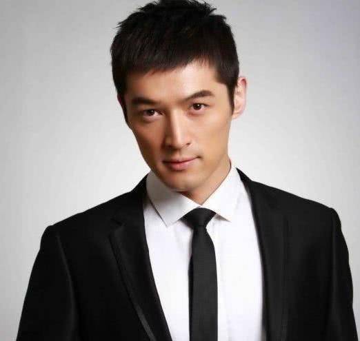 原创胡歌翻牌医护粉丝真相是什么胡歌翻牌医护粉丝背后的真相