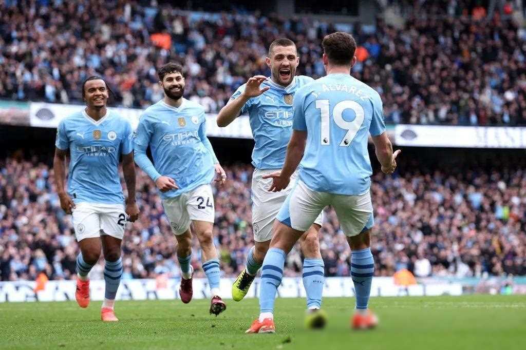 原创英超大胜日本球员乌龙哈兰德破门曼城双杀登顶