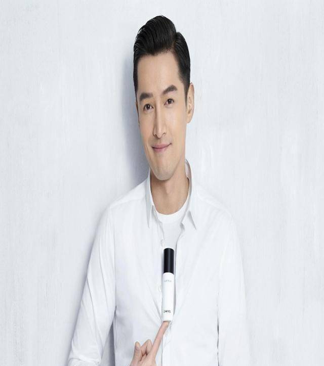 原创胡歌9字惦念妈妈惹泪目我们都不过是时间流浪者