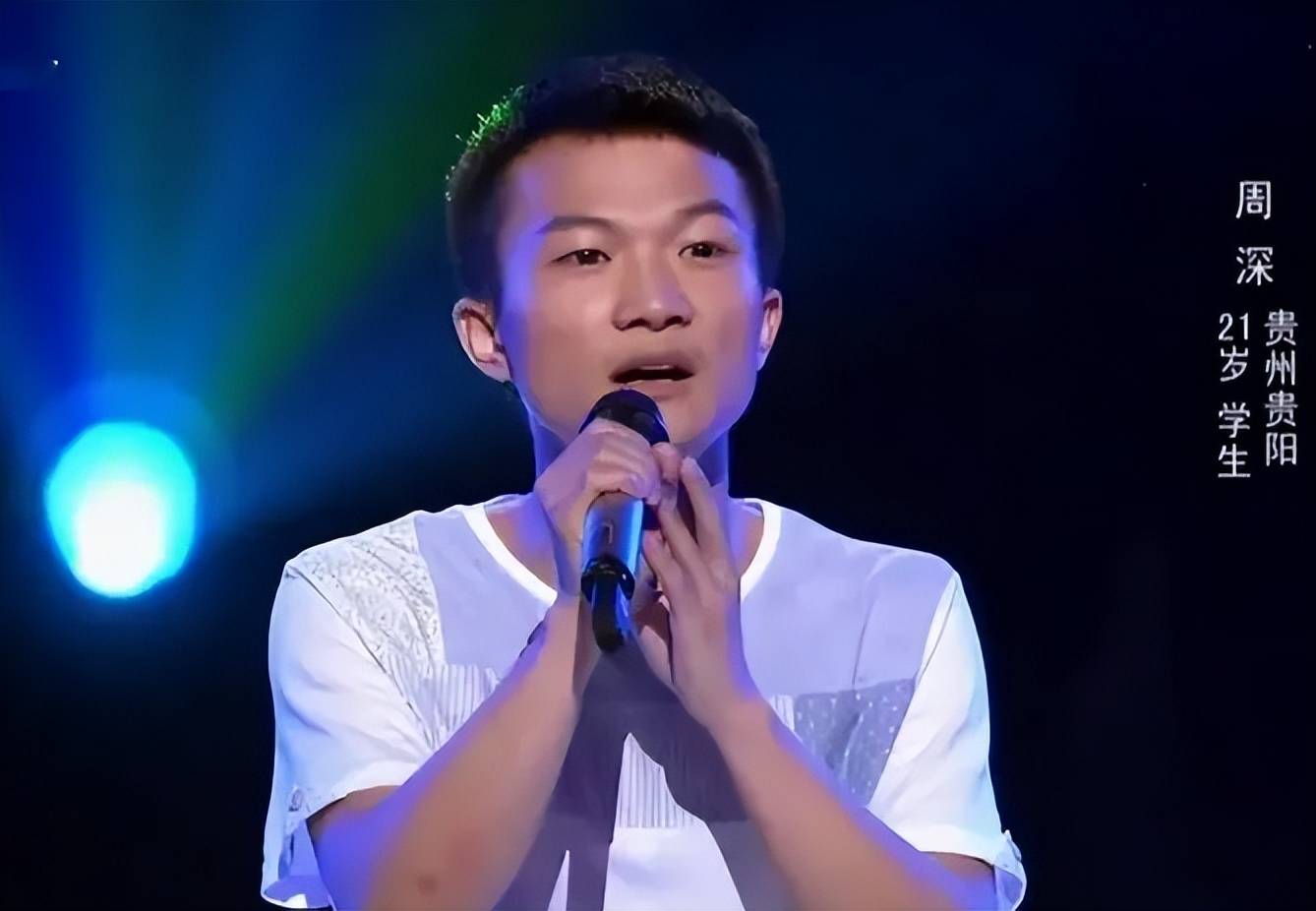 第三季《中国好声音》舞台上,周深演唱了齐秦姐姐齐豫的代表作《欢颜
