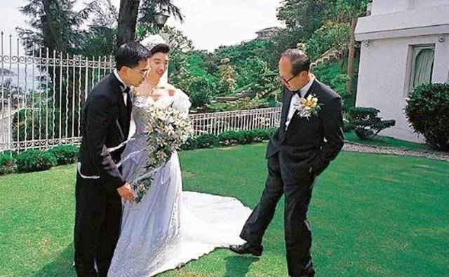 小结如今李泽钜与王富信已经结婚30余年了,而在这漫长的三十多年中