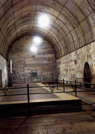 郭沫若发掘明定陵皇帝一口棺材害死七条人命