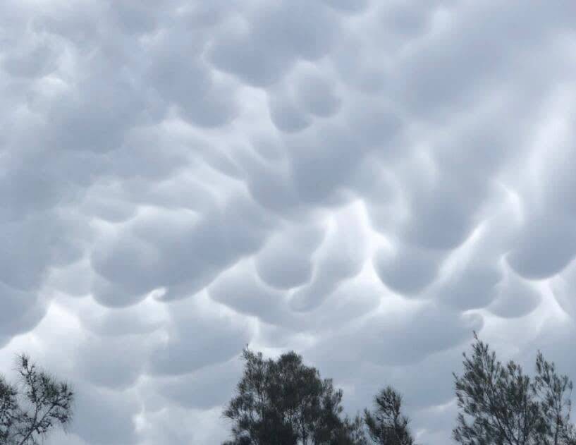 原创            为什么清远暴雨时出现“绿色天空”？和飑线席卷广东有关系吗？