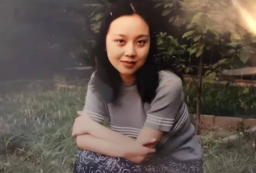 闫妮高考结束后,稀里糊涂被陕西财经学院的财经企业管理专业录取.