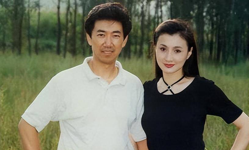 王志文第一任妻子图片