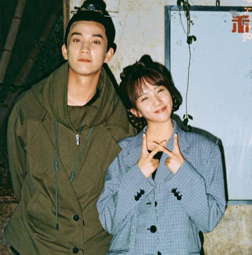 这两位主演分别是苏晓彤和王子奇,在此前几乎没有出演过电视剧,所以