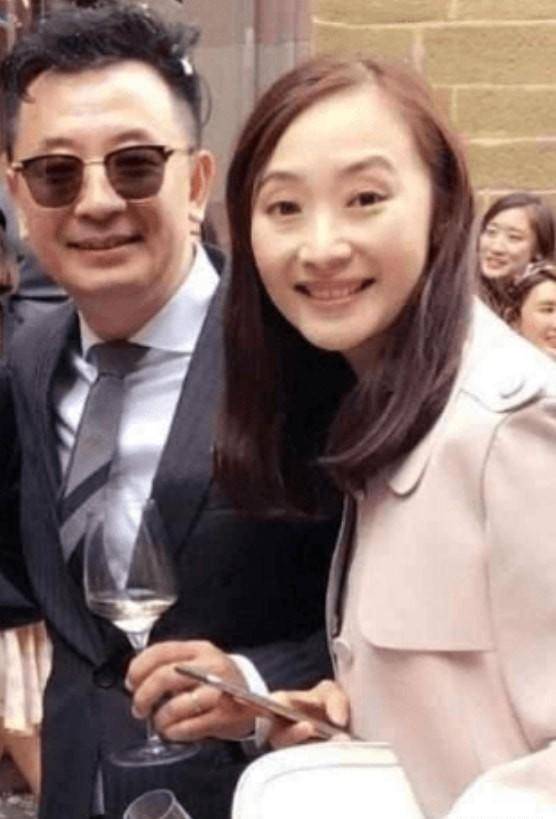 宁养一个吃"软饭"的老公,曲栅栅也不放弃一个时运不济的男人