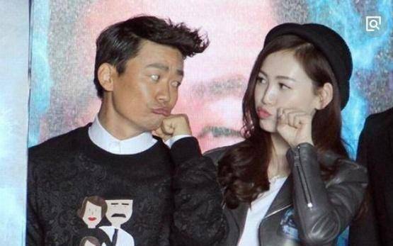 黄奕公开谈与黄毅清的婚姻,讲话几度哽咽,声音带着哭腔满眼心酸