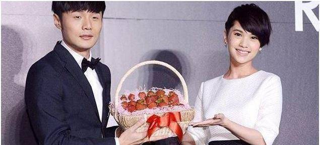 恭喜!李荣浩生日当天成功求婚杨丞琳_男友_对方_单身