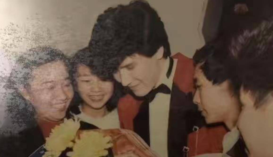 从一夜爆红到销声匿迹那个在舞台跳迪斯科的费翔怎样了