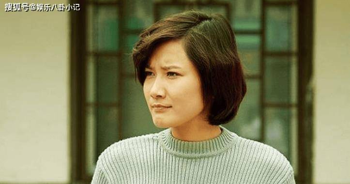 成为圈内红人,还获得了金鹰奖的最佳女演员奖和飞天奖的最佳女演员奖