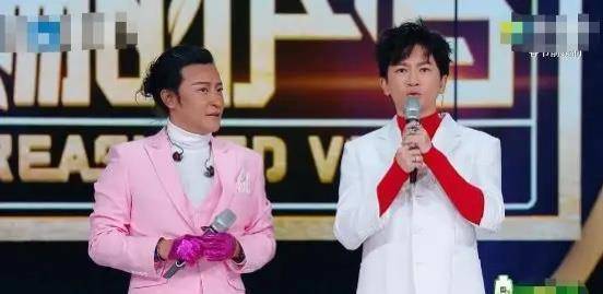 陈志朋苏有朋罕见合体,穿粉色西装帅气逼人,同框苏有朋太显嫩