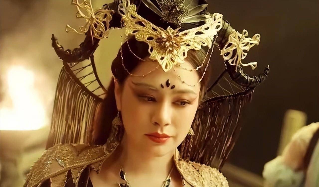 最后再说一下阿娇饰演的苏妲己,阿娇素有"清纯女神"的美誉,塑造的妲己