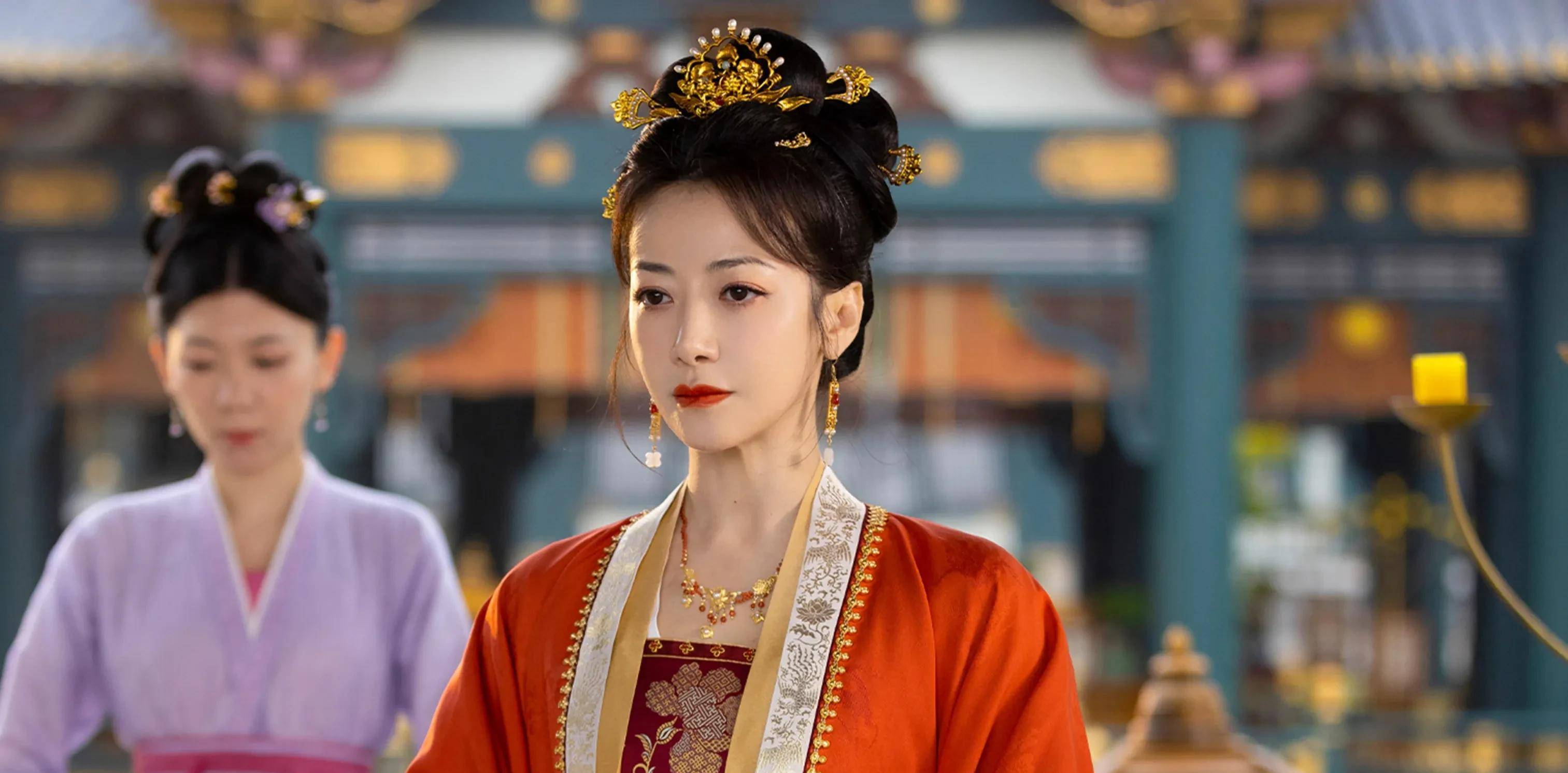 阮思思是李薇的闺蜜,七少主尹岩又跟尹峥亲近,至少莹川阮思思的家族是