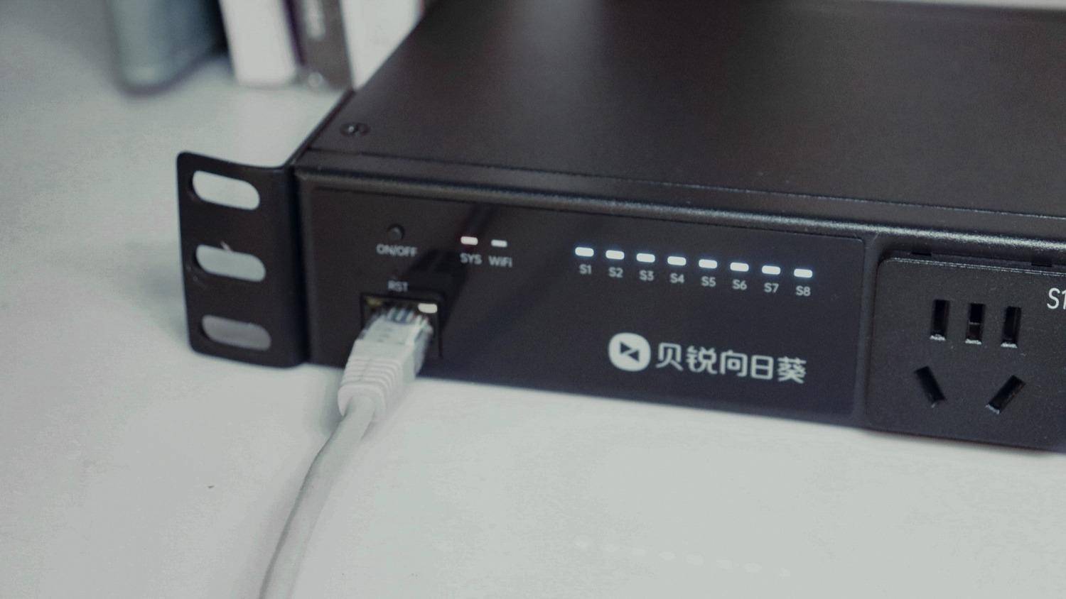 一键掌握全局，无忧远程管控—向日葵智能PDU P8，机房管理的之选