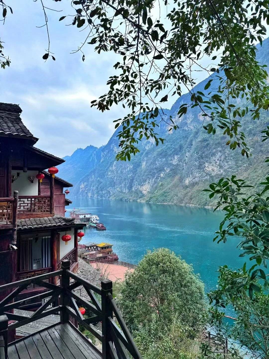 去重庆玩4天3夜人均费用预算,重庆解放碑周边游玩路线分享