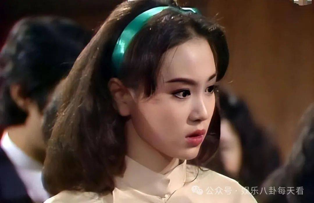 经历这些的刘雪华感觉天都塌了,消弭了很长一段时间,整个人如同听到