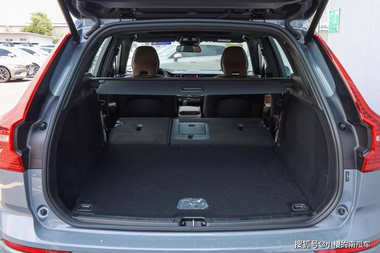 4万,标配2.0t 48v 8at,沃尔沃xc60为什么叫好不叫座?