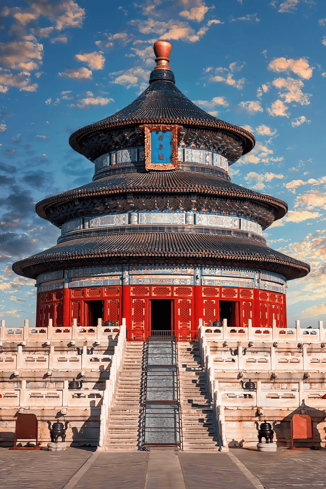 主要打卡景点:天门安广场>毛爷爷纪念堂>故宫>什刹海公园 北京景点