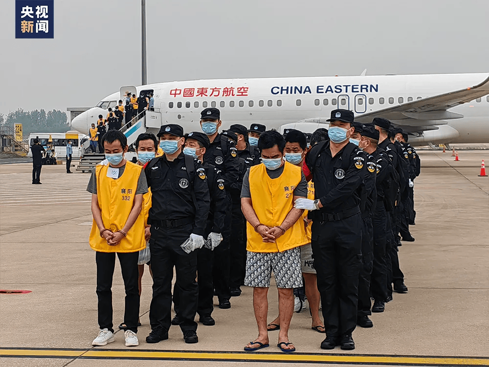 中国籍涉赌诈违法犯罪嫌疑人被分批从柬埔寨押解回国_跨境_网络_诈骗