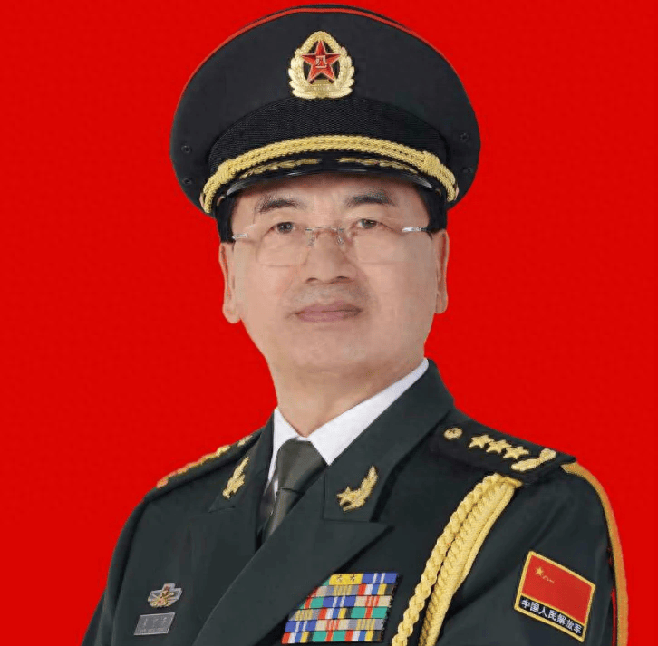 这位抓出"全国拥军模范"赵趁妮作为典型的背后功臣就是袁守芳上将,是