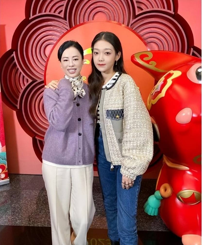 黄绮珊:春晚之后传佳话,给希林娜依高的最新专辑提2个成熟建议