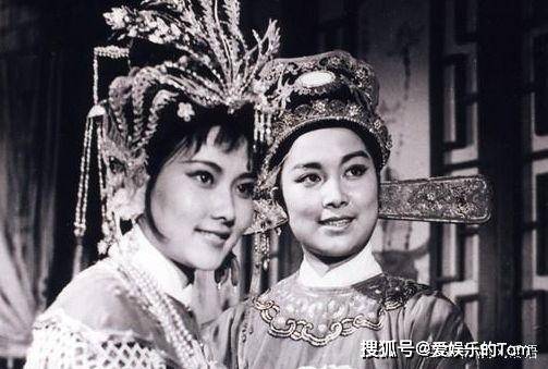 长像漂亮,张艺谋看中其看中外貌,现55岁跟丈夫恩爱30年_越剧_生活