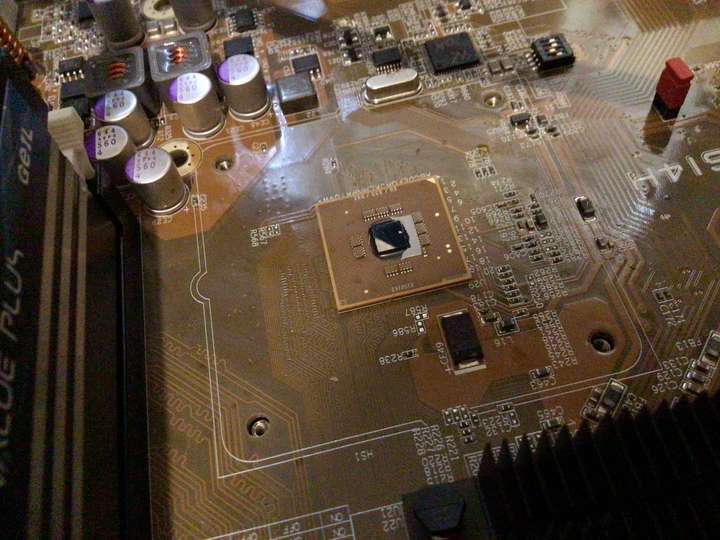 50包邮的兆芯开胜fc-1080八核处理器上机跑分