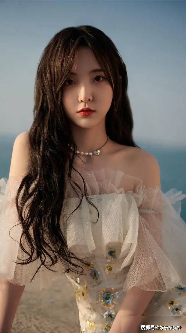 bright因出演泰版《流星花园》道明寺为人熟知,郑乃馨曾参加《创造营