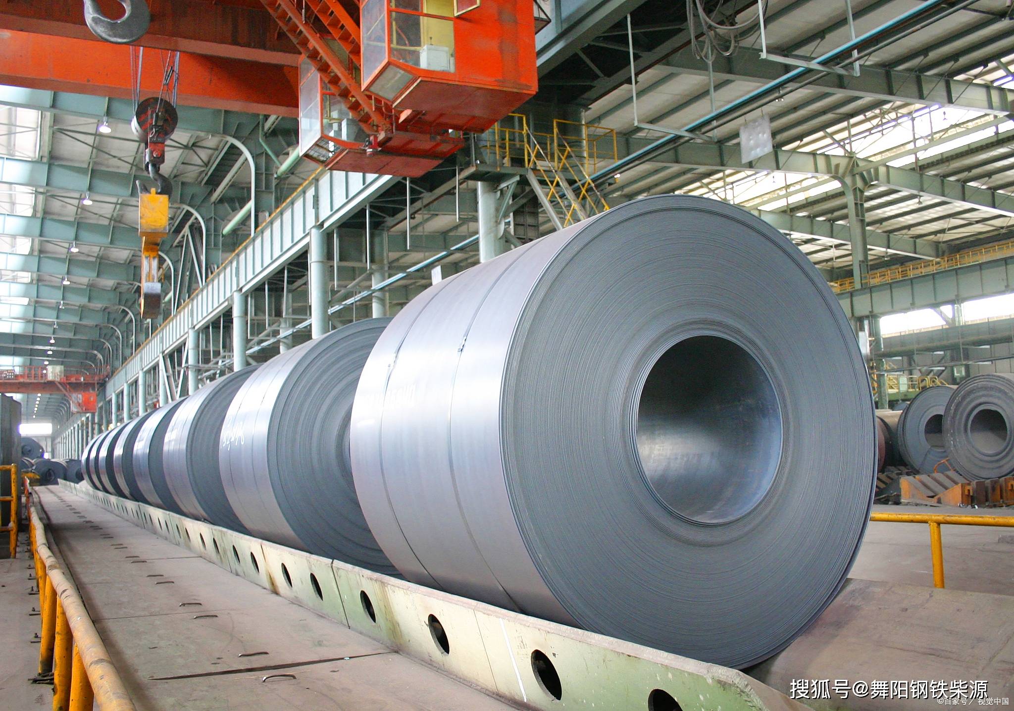 首先,q690d钢板的化学成分是其优异性能的基础.