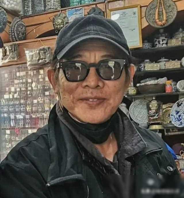 岁李连杰近照曝光,面容变化引关注,昔日风采不再?_岁月_生活_形象