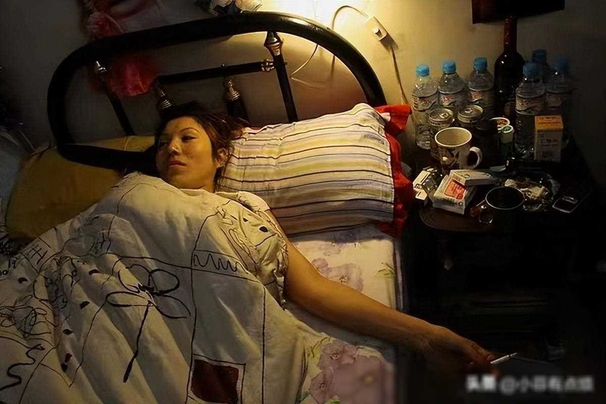 在某个偶然的机会下,她与徐童导演相遇,两颗心擦出了火花.