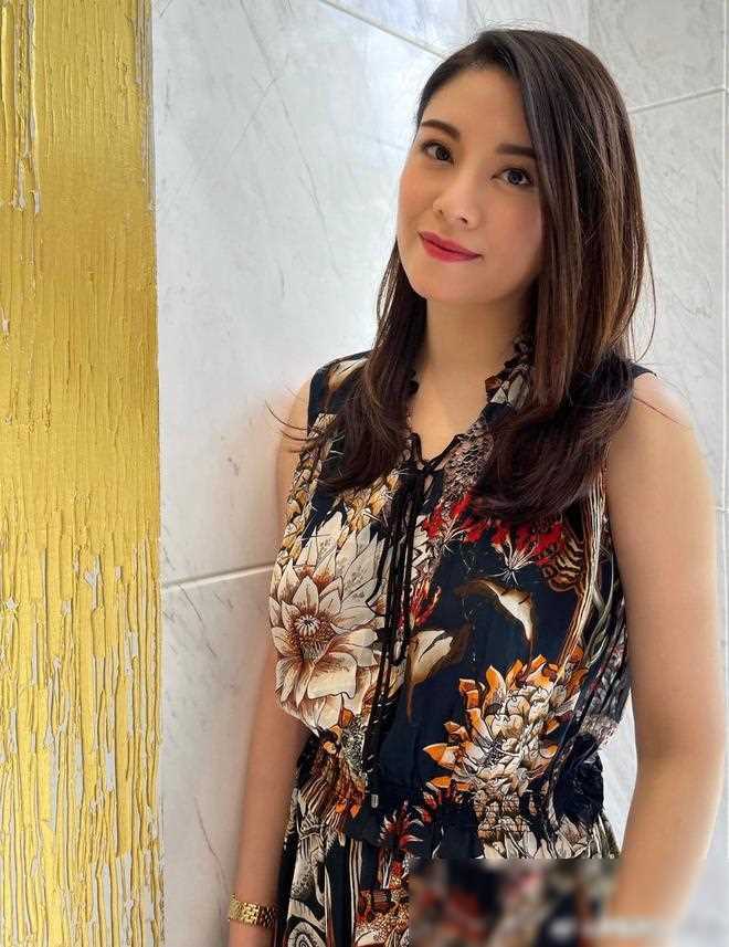 廖碧儿相亲多年未果,渴望结婚无对象,跻身上流圈后眼光更高