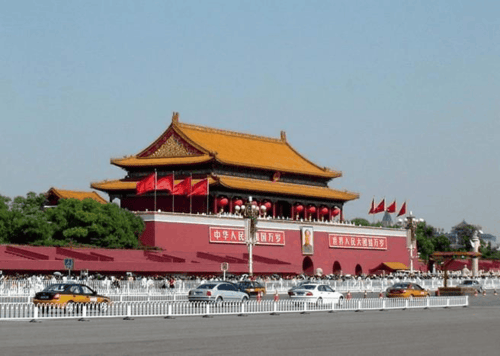 3,提前下载好"亿通行"和"北京公交",地铁和公交必备,记得上下车都要刷