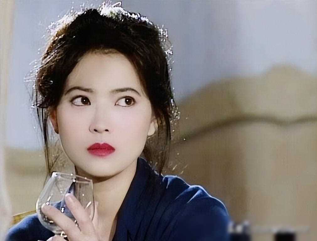 被羞辱百次的女生"睡够了"求放过,当年她究竟得罪了谁?_蓝洁瑛_生活_