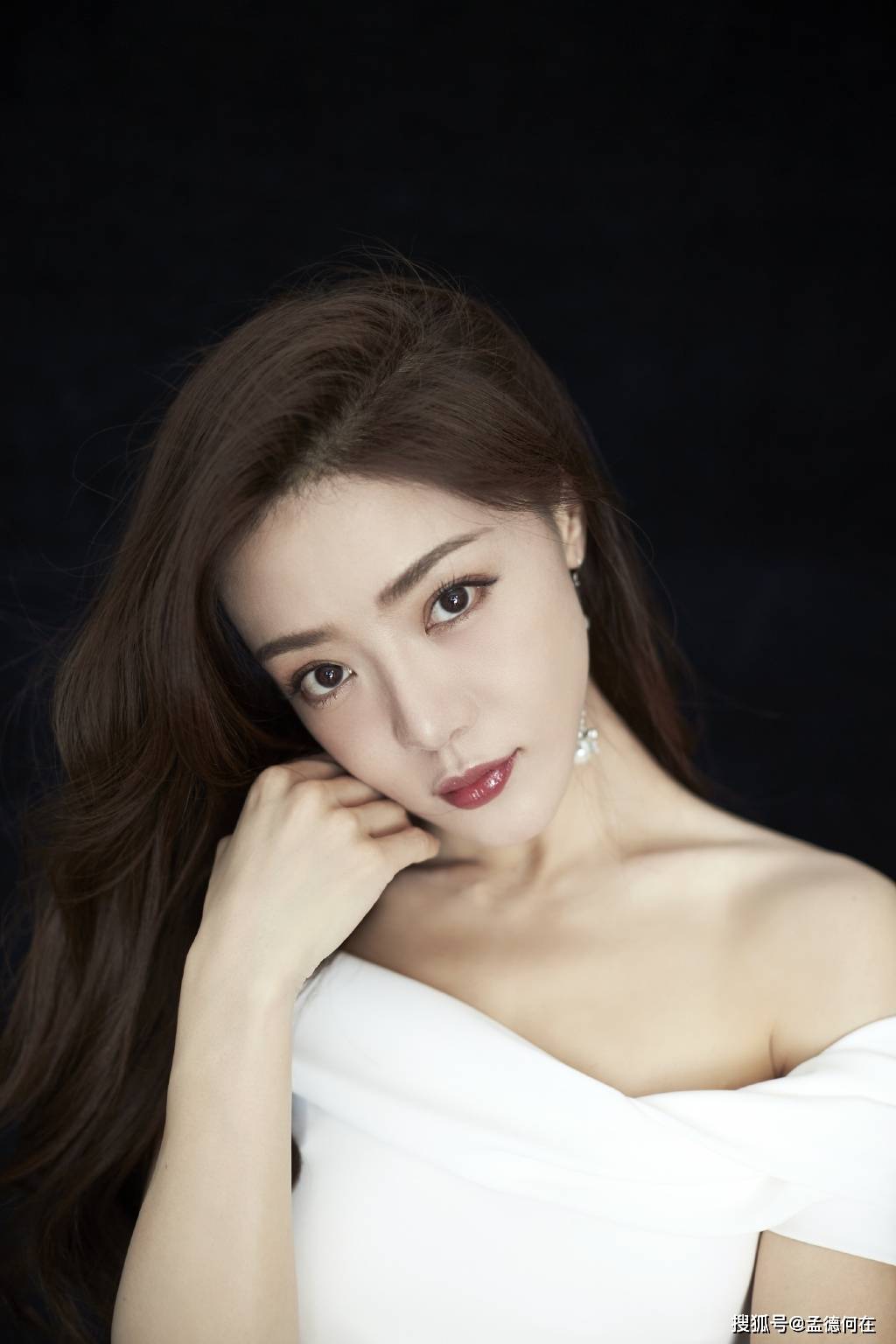 40岁邓家佳,这身材是真的绝!