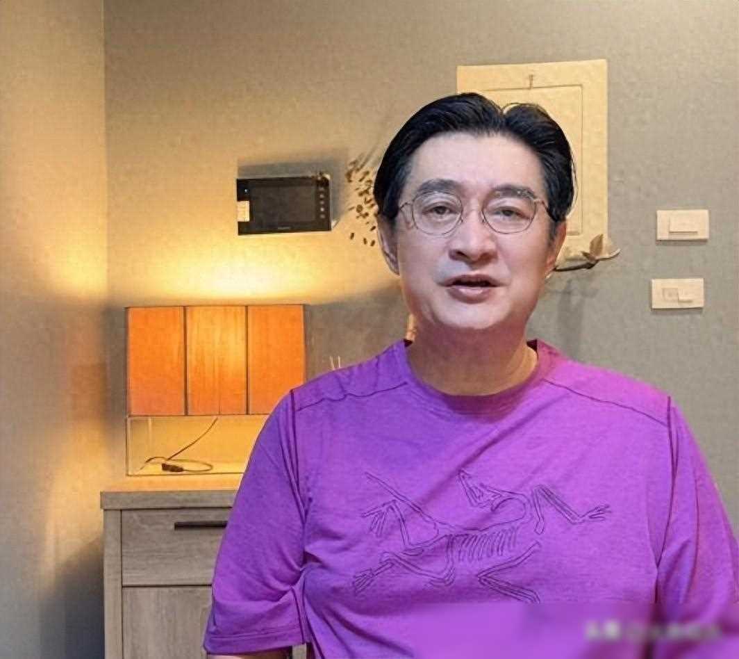 歌手黄安直播禁言,称"回大陆再说"引发网友猜测