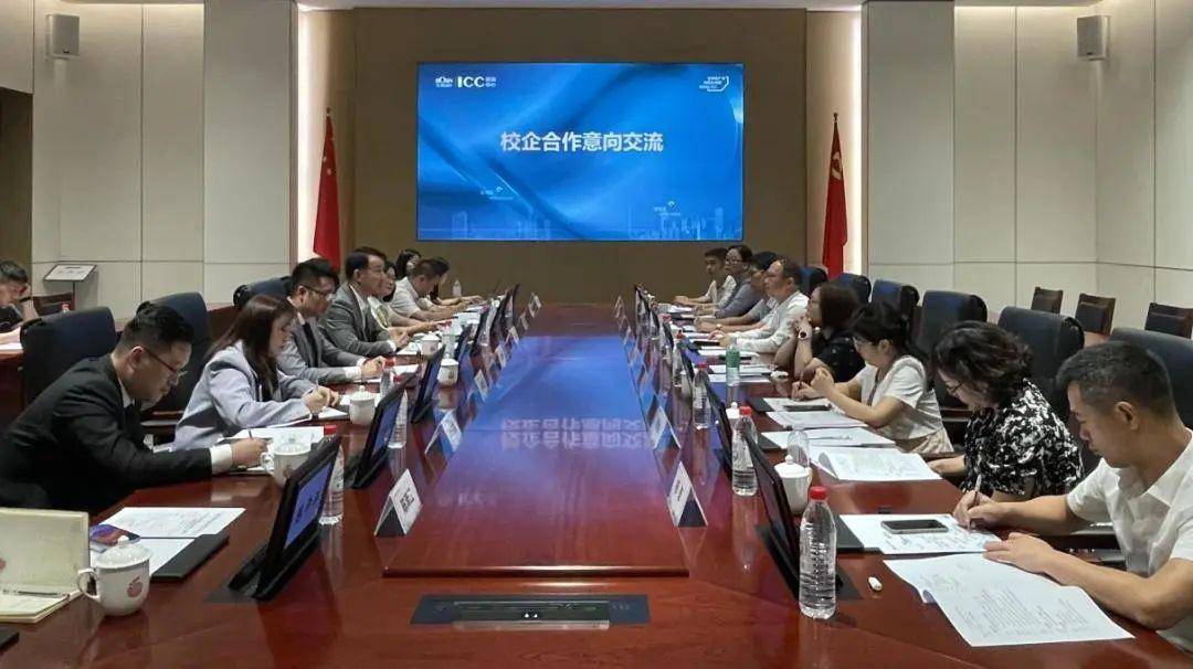 随后,陈良声书记一行,在企业负责人陪同下,实地参观了企业项目,深入