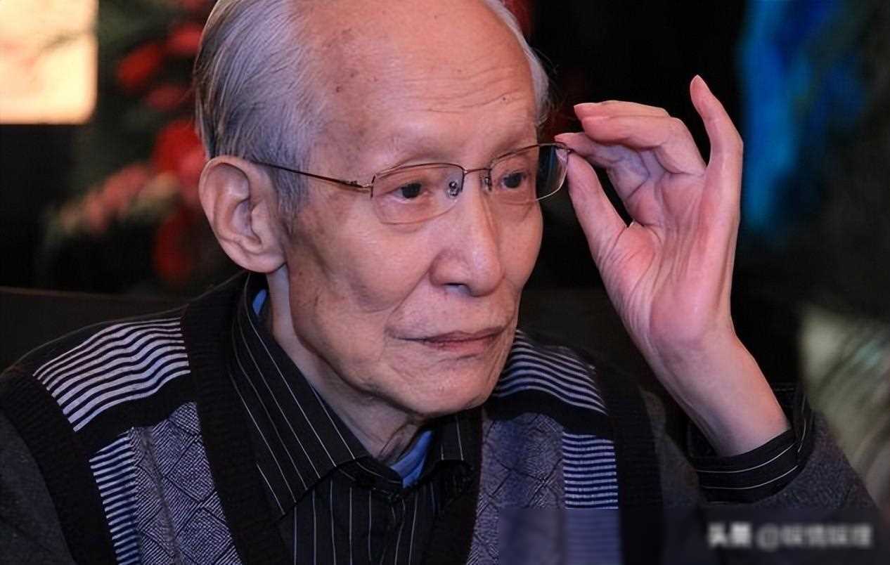 但侯耀文并非跟随父亲学艺,而是通过赵佩茹的大徒弟李伯祥引荐入师门