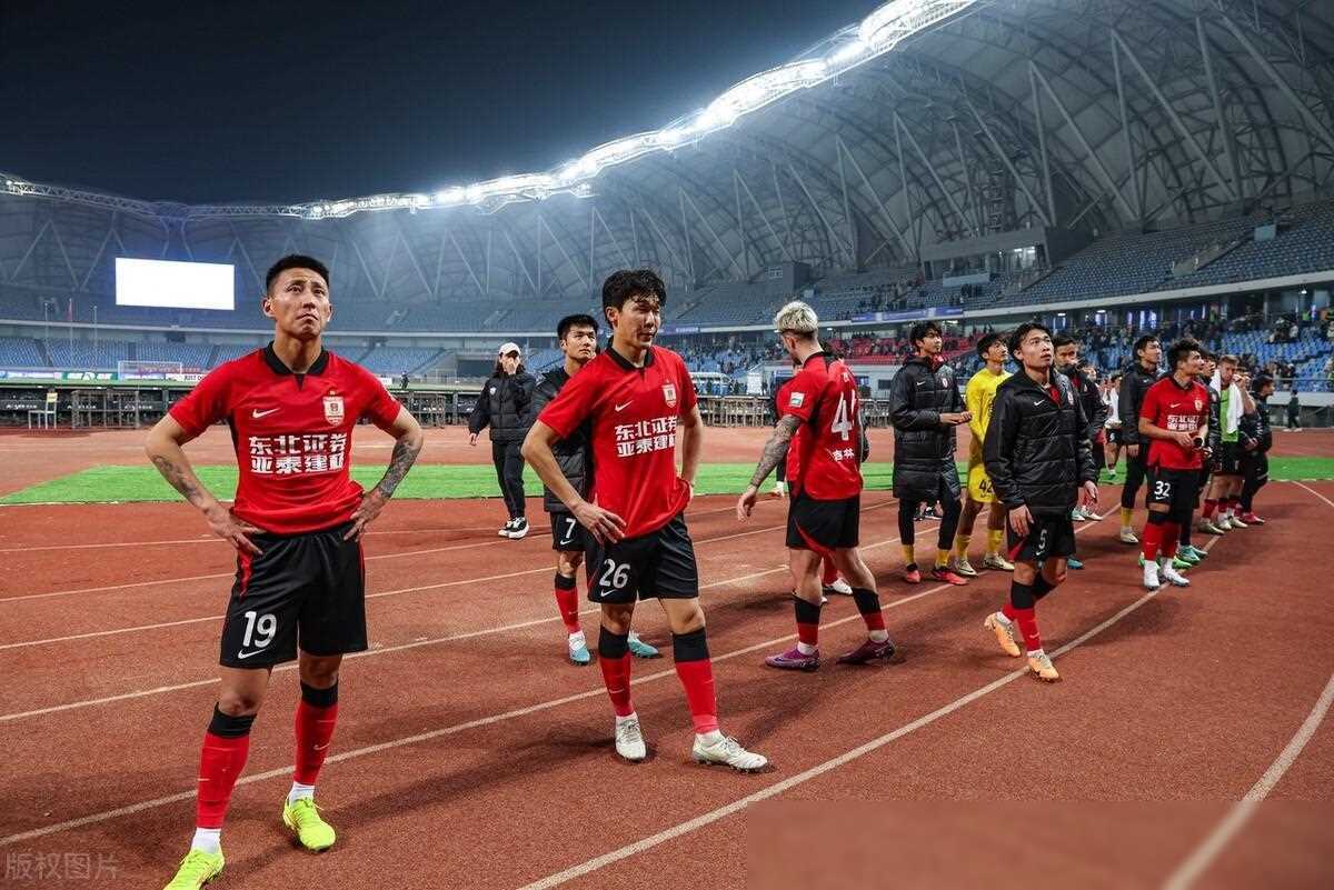 谭龙最近状态起伏不定,但首发应该没问题,关键看贝里奇恢复到什么程度