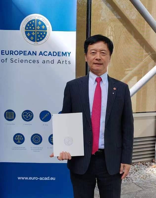 岭南大学(岭大)校长兼韦基球数据科学讲座教授秦泗钊教授,膺选为欧洲