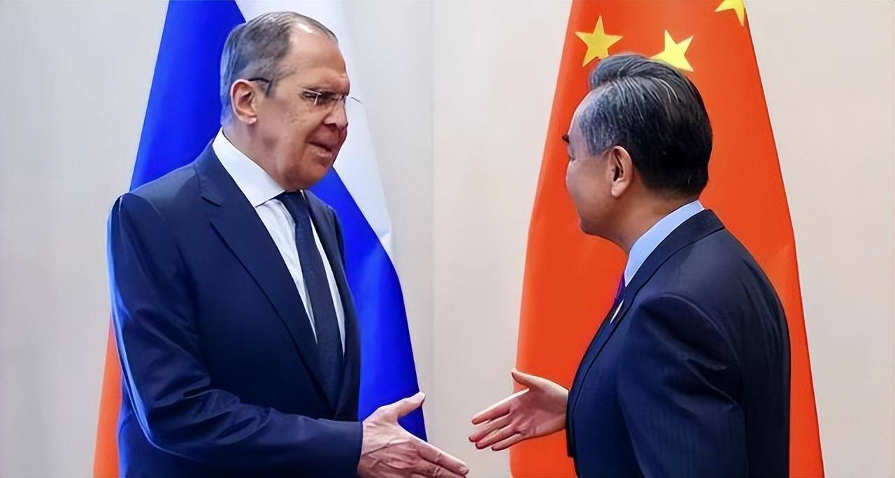 美军中导驻菲,马科斯对华摊牌,王毅将出访3国,解放军南海亮剑